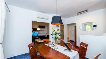 Apartamento (Two Bedroom Apartment) | Sala de jantar