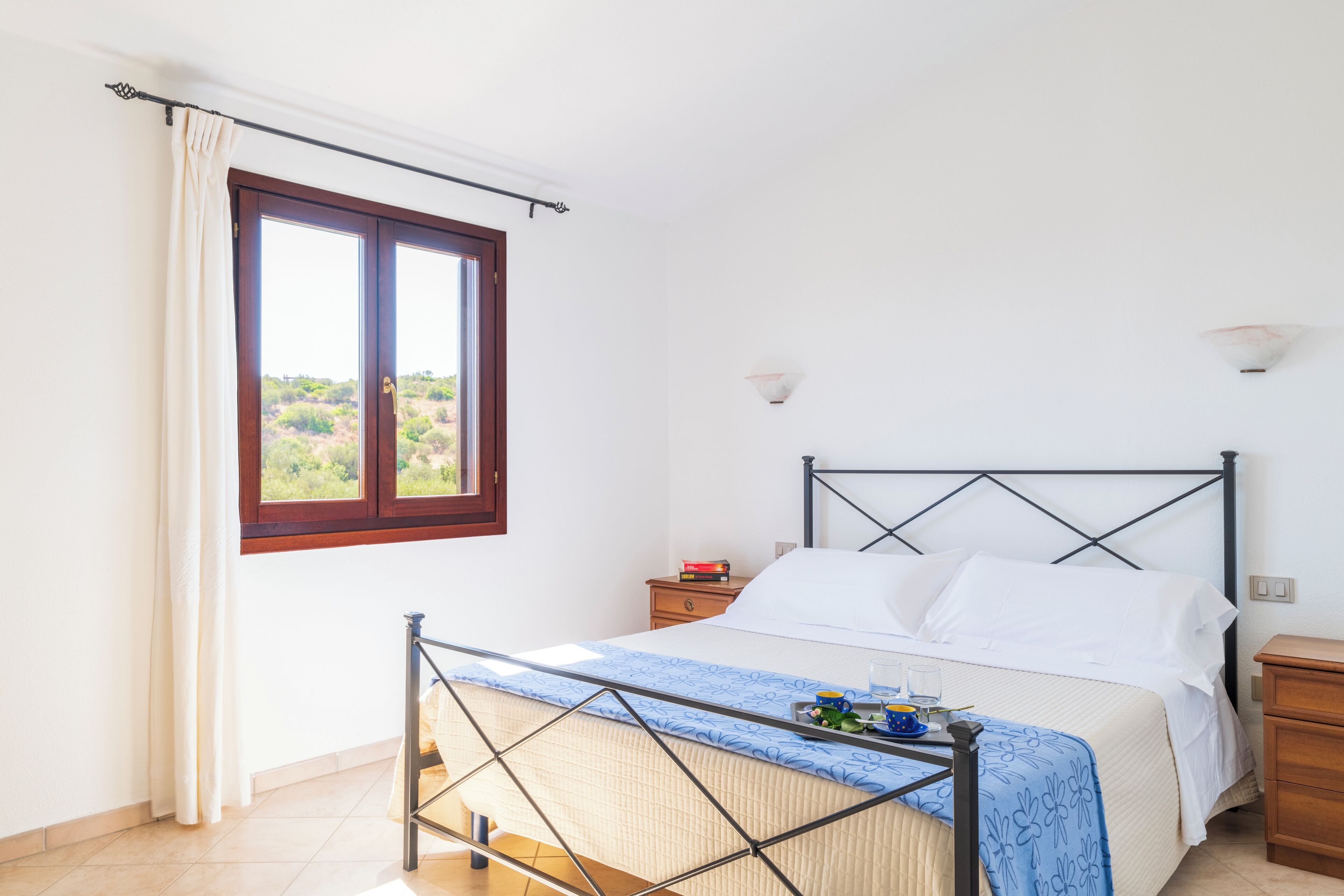 Cribs (surcharge), WiFi, bed sheets
