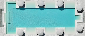 Seasonal outdoor pool, pool umbrellas, sun loungers - Capo Falcone Charming Apartments (Stintino)