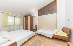 6 camere, Wi-Fi, lenzuola