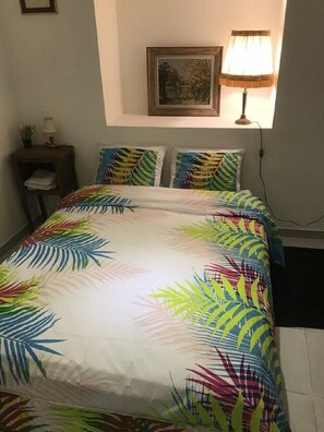 1 غرفة نوم ومكواة/لوح كي وواي فاي