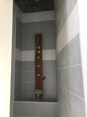 Bathroom - Apartment Les rois mages - close to vineyards and chateaux (L'Île-Bouchard)