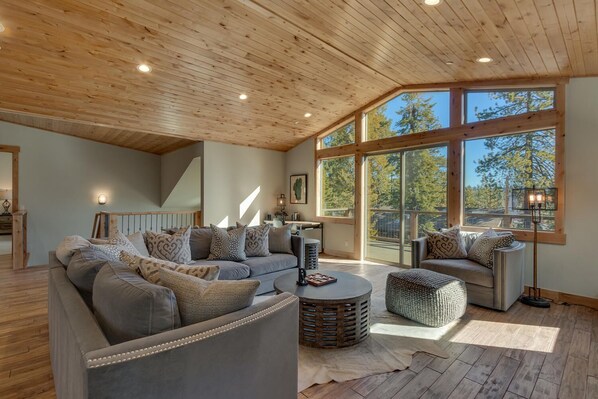 TV, fireplace, stereo - California Sunshine - Lakeview - TLUXP (Carnelian Bay)
