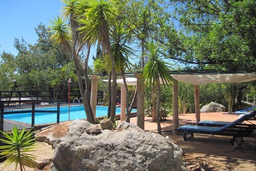 Casa do Teatro colourful,cottage,house, pool, WiFi, TV, air-cond., near the sea