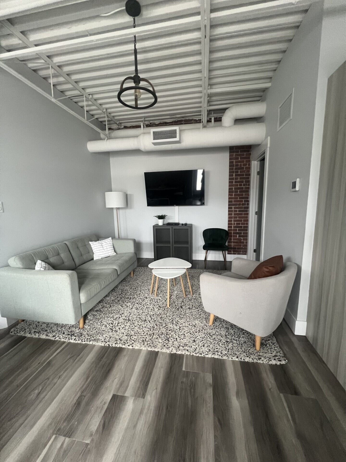 executive suite, 2 bedrooms | living area | 50-inch flat-screen tv with cable channels, tv