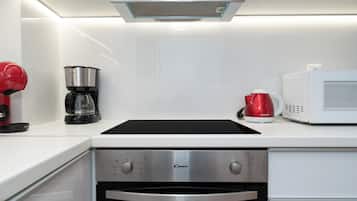 Appartement Supérieur | Cuisine privée | Réfrigérateur, micro-ondes, four, plaque de cuisson