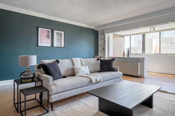 Fernseher, Stereoanlage