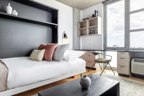 Iron/ironing board, WiFi, bed sheets - Smart Lincoln Park Studio w/ W/D, walk to L & New City, by Blueground (Chicago)