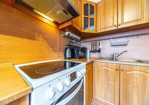 Studio | Eigene Küche | Kühlschrank, Ofen, Herdplatte, Wasserkocher