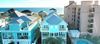 Blue Bliss - 6 Bedroom Beach House -1 Block from Beach Access. Linens Included!