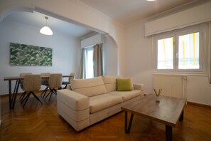 Apartment | Living area | 40-inch flat-screen TV with digital channels, TV