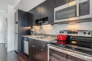 Frigorifero, microonde, forno, lavastoviglie