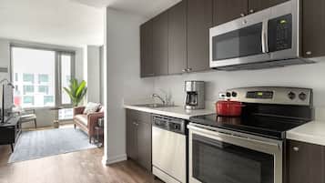 冰箱、微波炉、烤箱、洗碗机