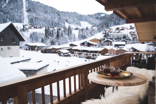 New and spacious duplex center, open view, south with large balcony 