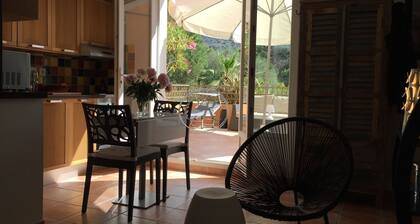 Luxury air-conditioned apartment, panoramic view, 10 minutes from the beach