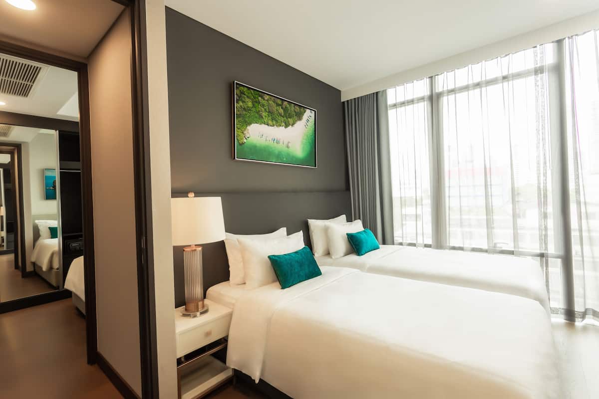 Family Room | 2 bedrooms, desk, laptop workspace, blackout drapes