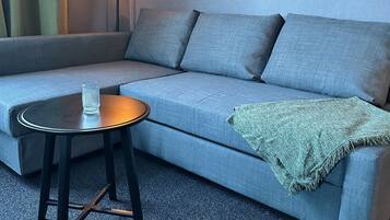 Junior dubbelrum | Individuell inredning, skrivbord och arbetsyta för laptop