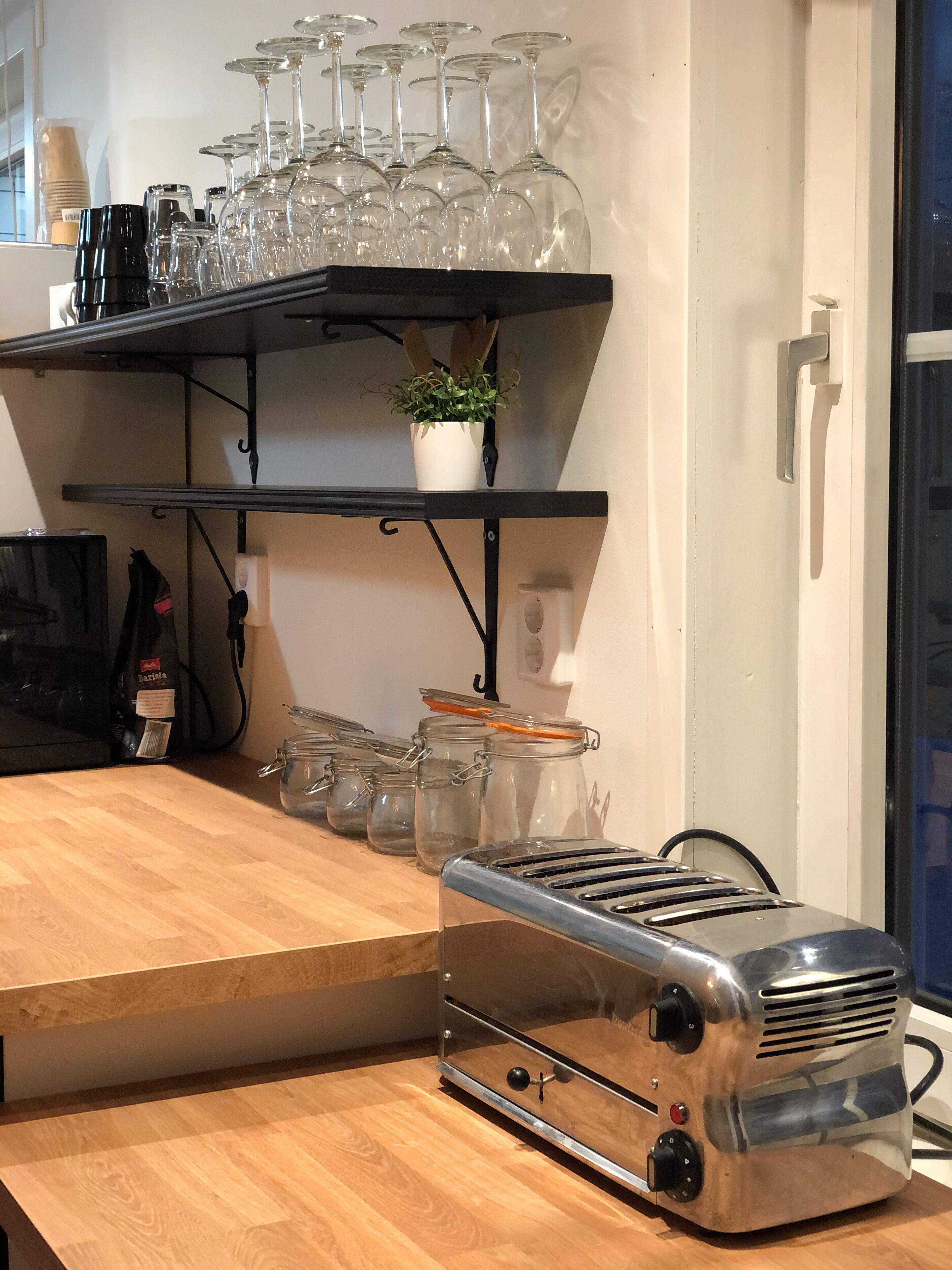 free daily continental breakfast