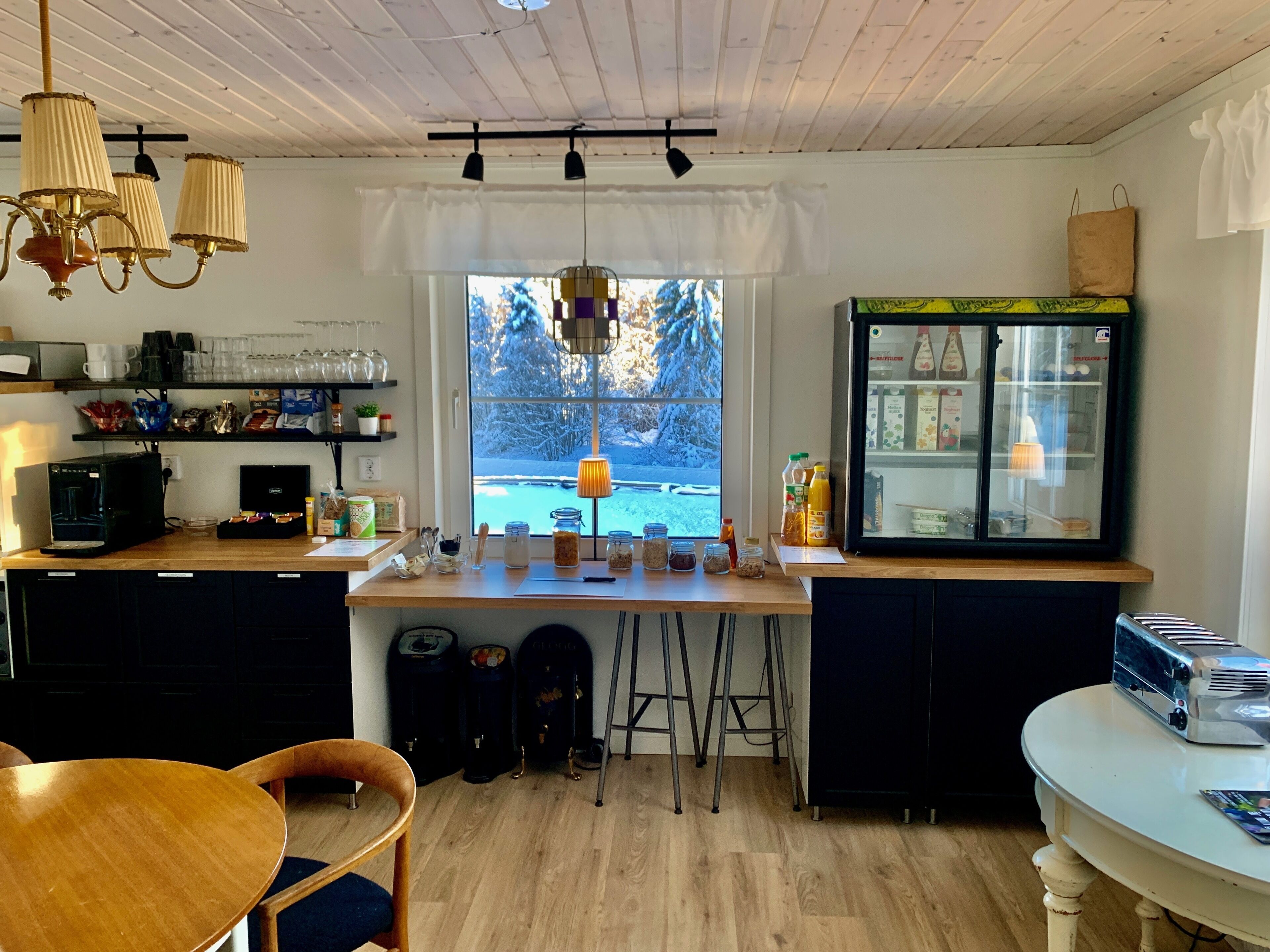 free daily continental breakfast