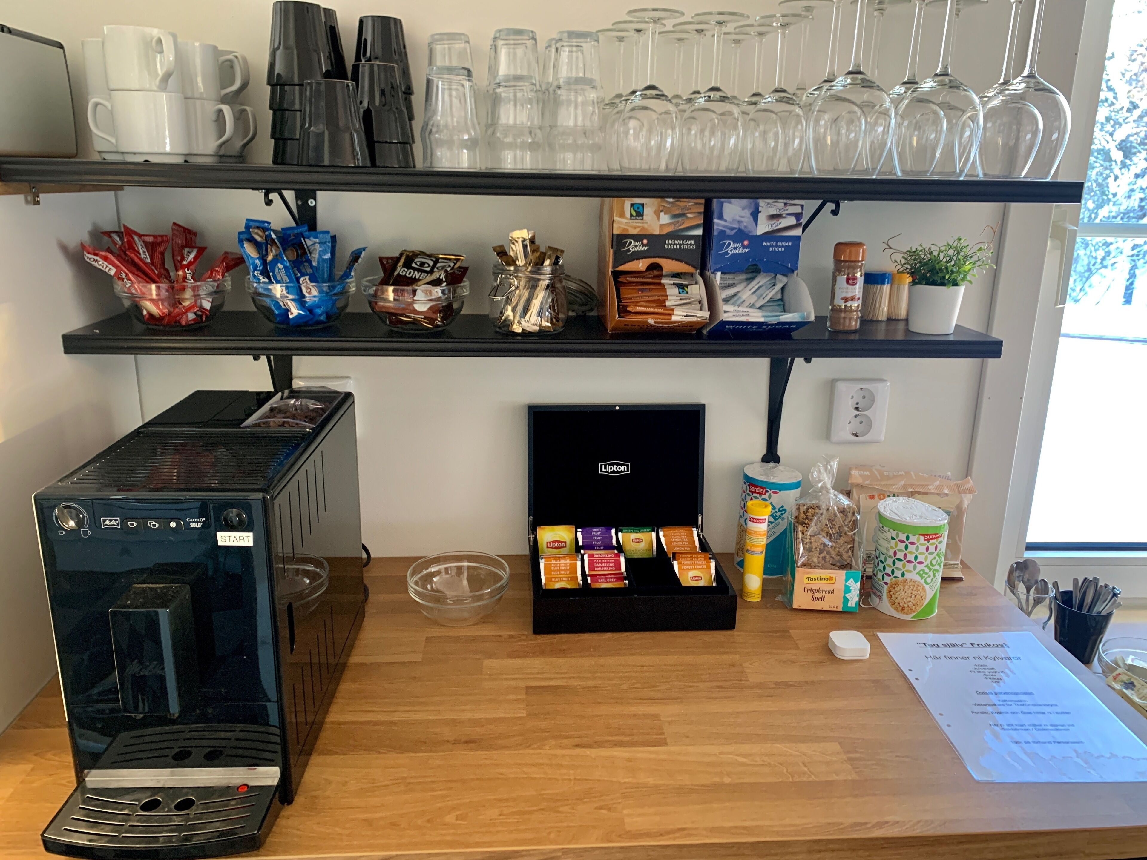 free daily continental breakfast