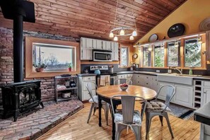 Fridge, microwave, oven, stovetop - Rustic Cabin, Wood Fireplace & Large Deck (Great Valley)