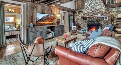 Rustic Cabin, Wood Fireplace & Large Deck