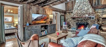 Rustic Cabin, Wood Fireplace & Large Deck