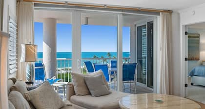 The Club at Naples Cay 501