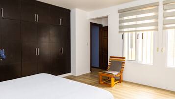 2 sovrum, skrivbord, strykjÀrn/strykbrÀda och gratis wi-fi