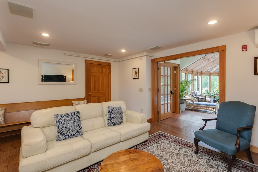 Unit 4 -The Green Room- Abbott Brook Inn - Maine