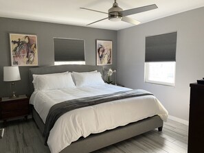 2 bedrooms, free WiFi, bed sheets - Entire house located a walk or bike ride from bonita and barefoot beach! (Bonita Springs)