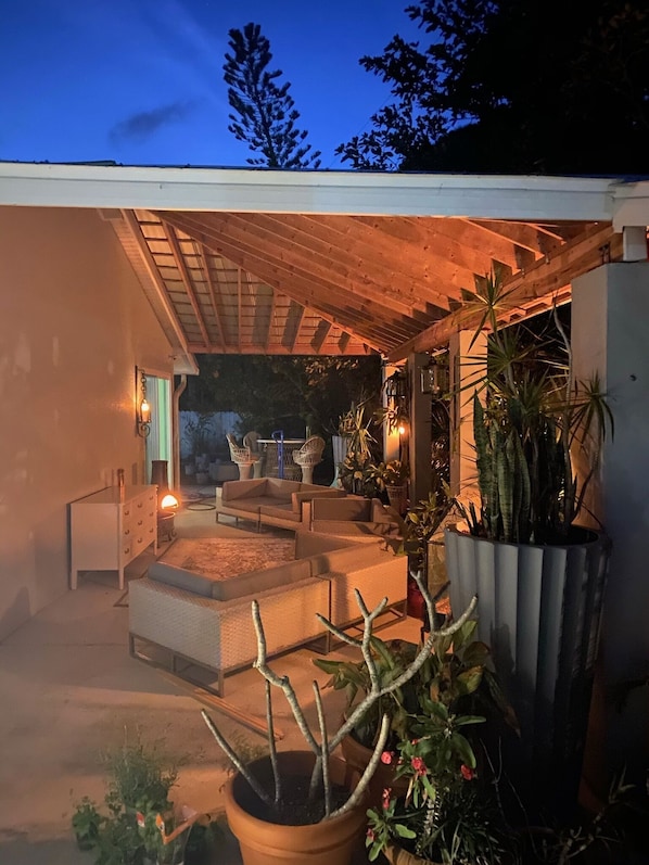 Terrace/patio - Entire house located a walk or bike ride from bonita and barefoot beach! (Bonita Springs)