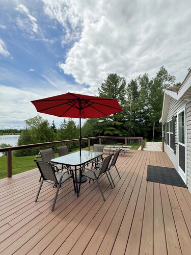 Riverside Cottage w/ 70' Private Dock - 5 Minutes From Town!