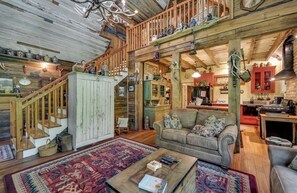 Smart TV, fireplace, DVD player, books