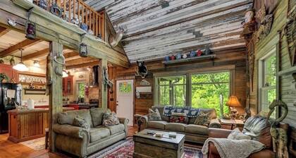 Nantahala River front cabin adjoining National Forest