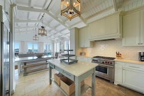 Fridge, microwave, oven, stovetop - Luxury Seaside, FL Penthouse With Gulf Views! + 2 Adult Bikes! (Santa Rosa Beach)