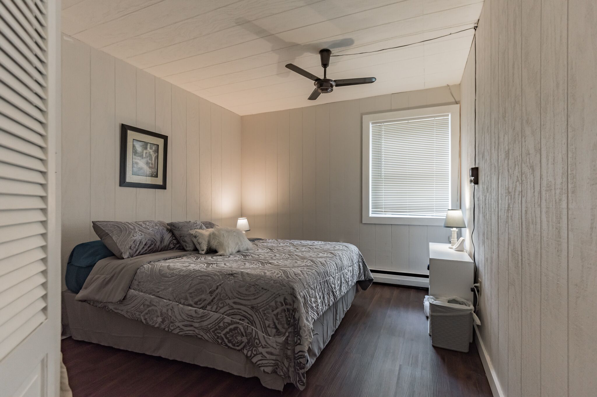 3 slaapkamers, een strijkplank/strijkijzer, wifi, beddengoed