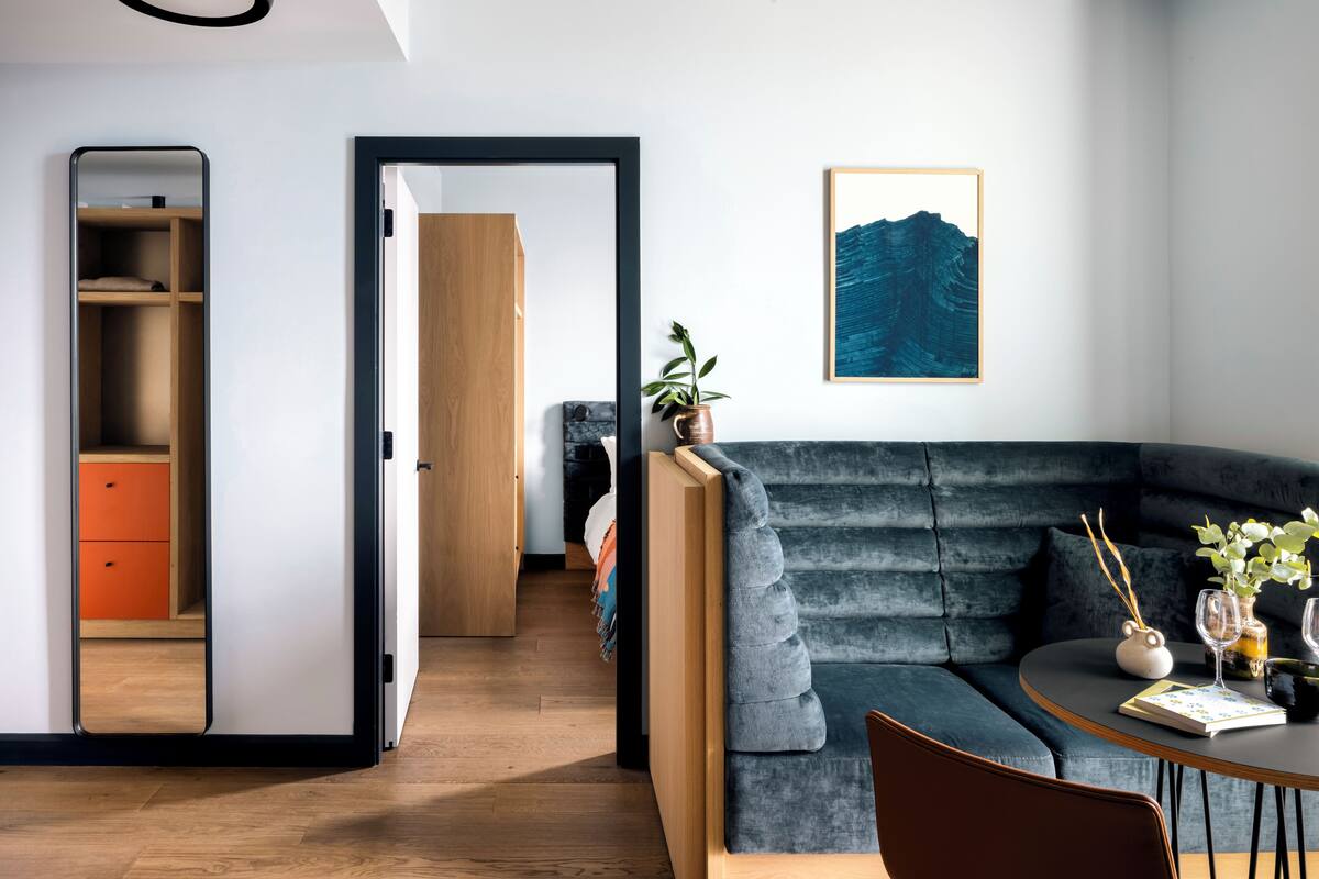 2 Bedroom Suite | Living area