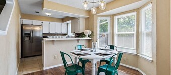 •Gameroom!•Air Hockey•Arcade•NFLX•WIFI•Boardgames