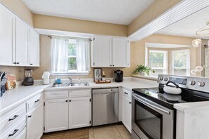 Fridge, microwave, oven, stovetop - •Gameroom!•Air Hockey•Arcade•NFLX•WIFI•Boardgames (Watauga)