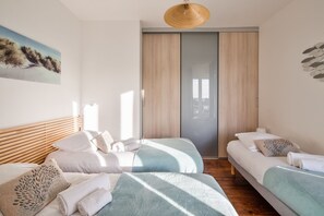 2 bedrooms, iron/ironing board, free WiFi, bed sheets - Le Zénith - avec vue mer (Saint-Malo)