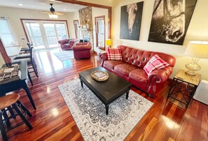 Smart-TV, Videospiele, Bücher, Stereoanlage