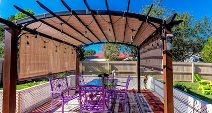 Palm Harbor Pool Home! 4bd/2ba - POOL home - SLEEPS 10!