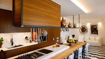 Luxury Villa, 5 Bedrooms | Private kitchen