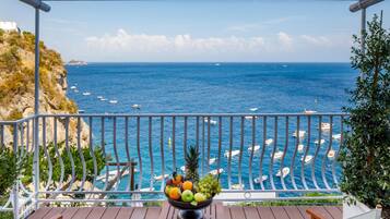 Luxury Villa, 5 Bedrooms | Balcony