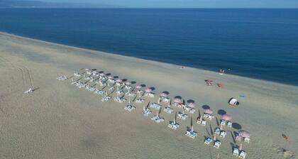 Green Bay; a comfortable one-bedroom ground floor apartment with communal pool