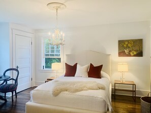 3 bedrooms, desk, iron/ironing board, free WiFi - Classic Circa 1929 Estate by Montpelier, Wineries, Charlottesville, Pet Friendly (Somerset)