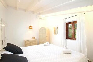 6 chambres, fer et planche à repasser, Wi-Fi