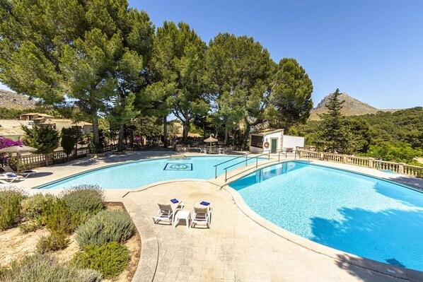 Pool - Gran Voramar Cala, 200 m2 pool and 6 bedrooms in Cala Sant  Vicenç (Cala Sant Vicenç)