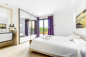 4 chambres, fer et planche à repasser, Wi-Fi